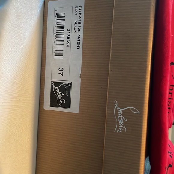 Christian Louboutin So Kate Pointed Toe Pump - Picture 9 of 9